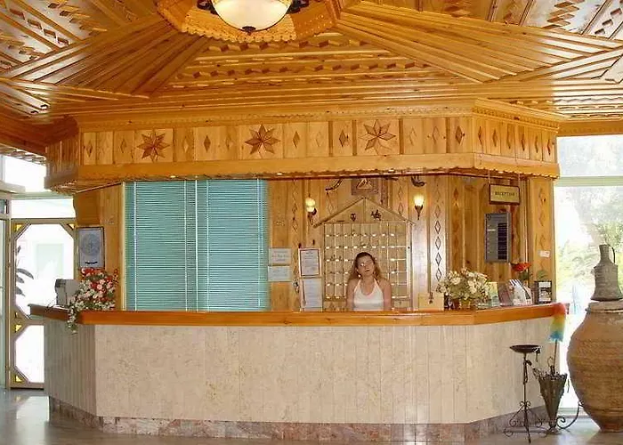 Aparthotel Karakas
