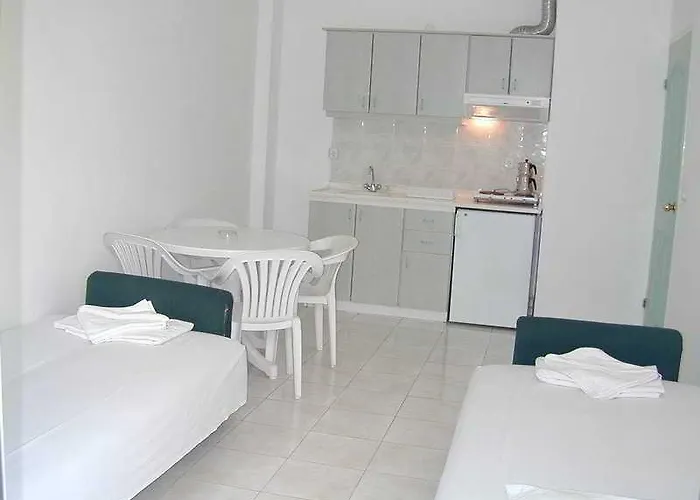 Aparthotel Karakas 2*